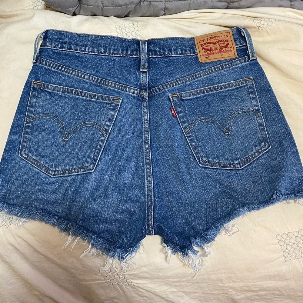 Dark Blue Levi’s 501 Shorts - US 28